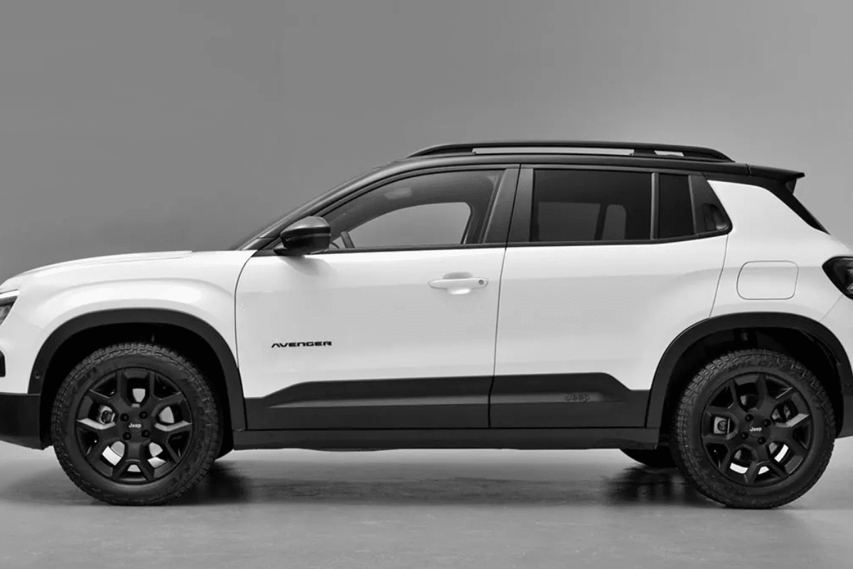 Jeep Avenger hybride 2025 vue de profil