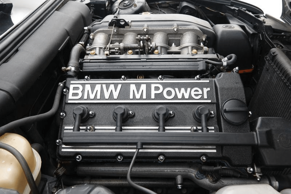 bmw m3 1991 vue du moteur
