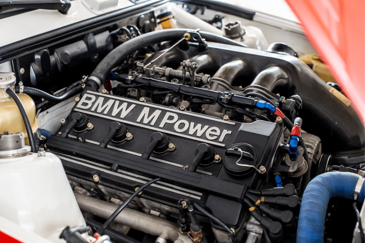 BMW M3 E30 - 1988 vue moteur