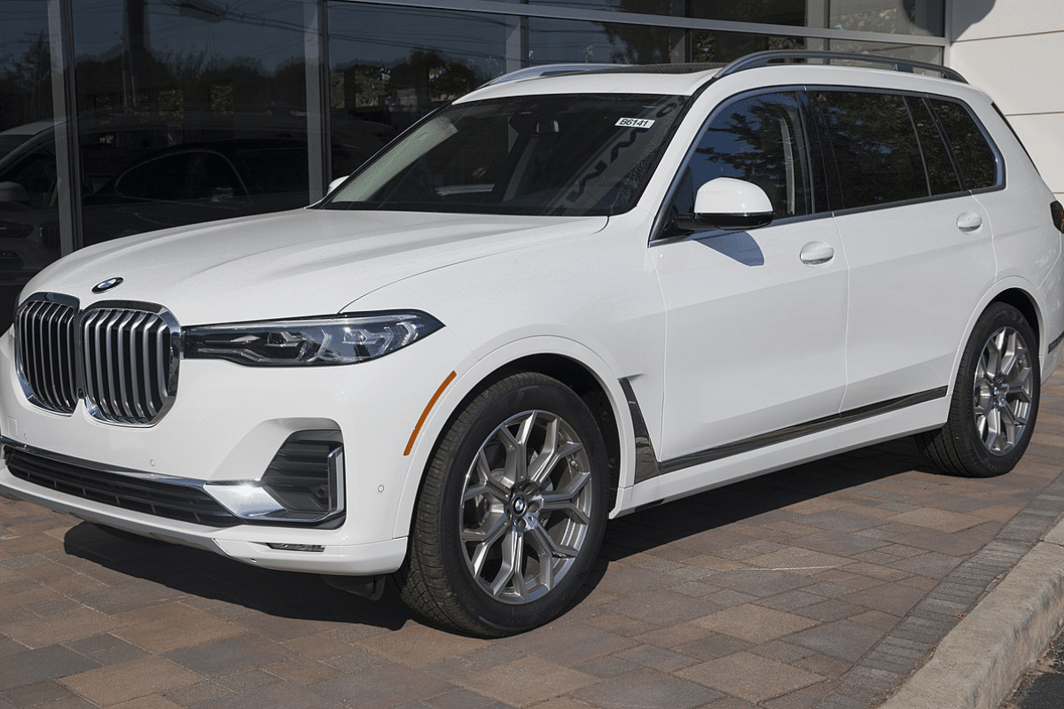 BMW x7 vue de profil
