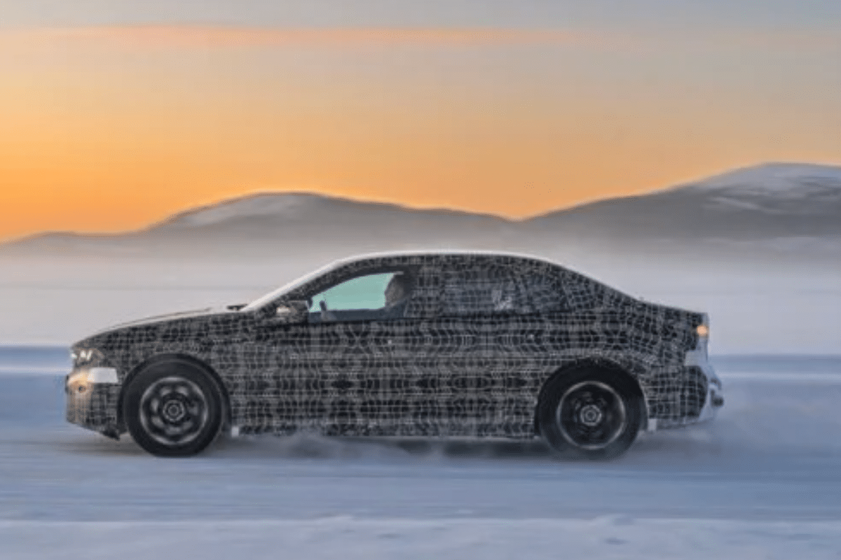 bmw i3 50 xdrive vue de profil