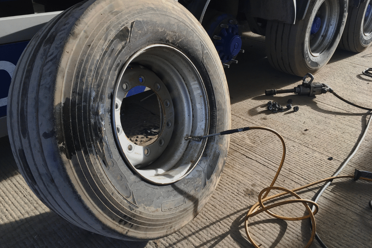 Comment déterminer la pression recommandée pour un pneu 145/80 r13 de remorque ?